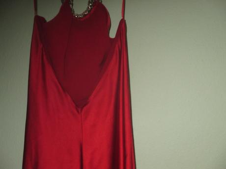 Luxusné šaty s kamienkami, s