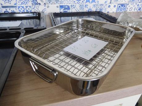 Plechy na pečenie nové + mlynček na maso 5,