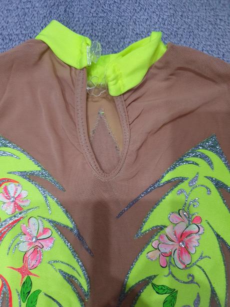 Dres na krasokorčuľovanie, 140