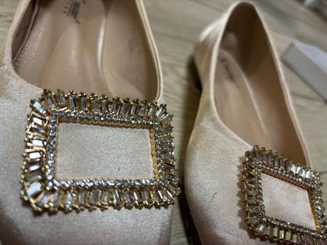 Telove semisove baleriny s ozdobnoj prackou, 41