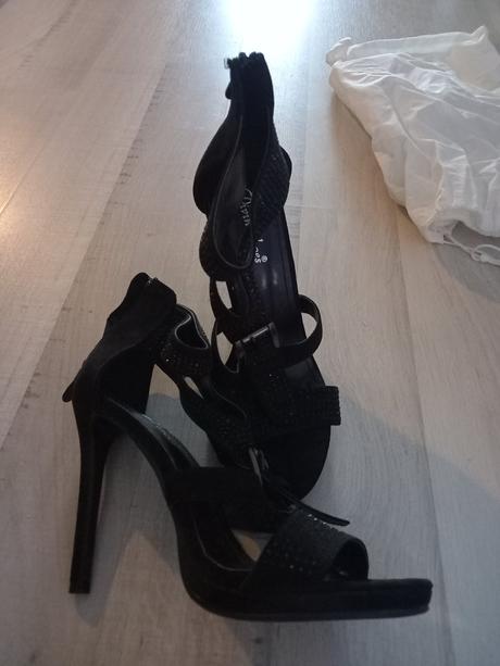 Cierne ihlickove sandale, 38