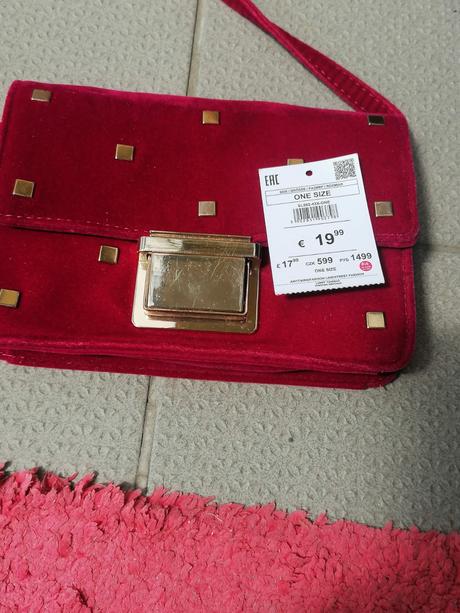 Kabelka na príležitosti aj bezne, reserved