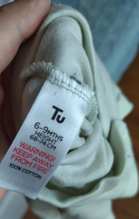 Zelenkavé body, tu,74