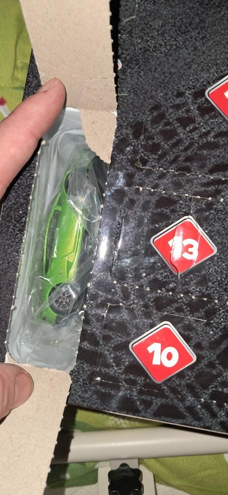 Otvorený, ale kompletný adventný kalendár, 