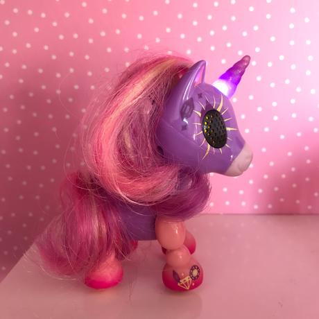 Zoomer interaktívny jednorožec, 