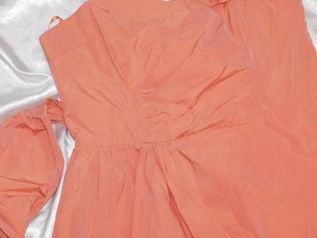 Luxusne velmi pekne saty na slavnost, 40