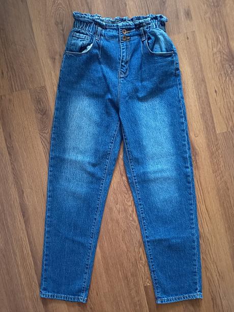 Džínsy s vysokým pásom, 176