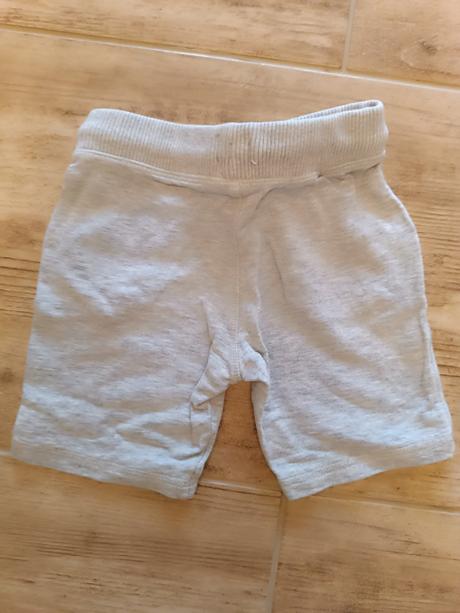 Šortky, f&f,92
