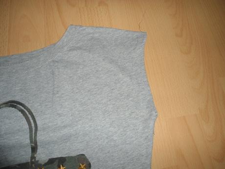 Sive tricko s maskacovou kabelkou, s