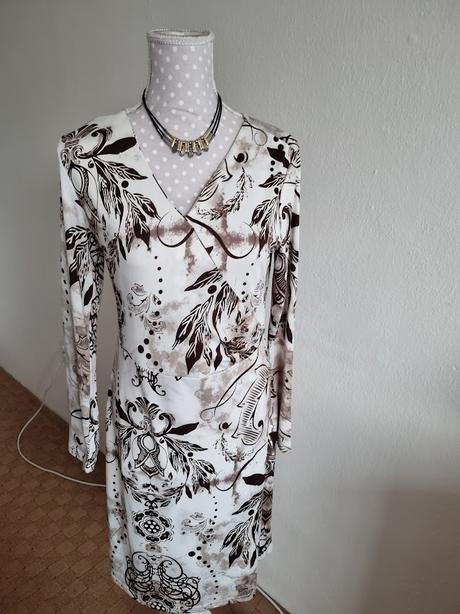 Bielo-hnedé elastické šaty chillytime veľ. 40, 40