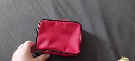 Vrecko cervene z mini auto lekarnicky na bike napr, 