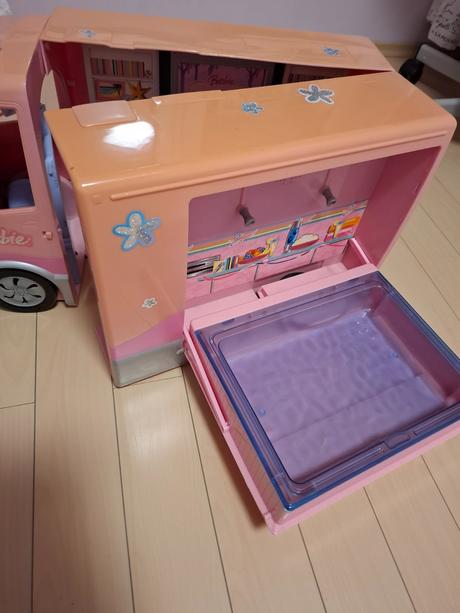 Barbie karavan,