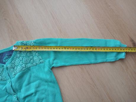 Svetrík na gombíky pre dievčatko, lupilu,104