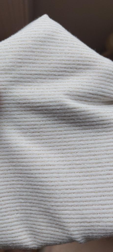 Leginy so zlatými pásikmi, pepco,98