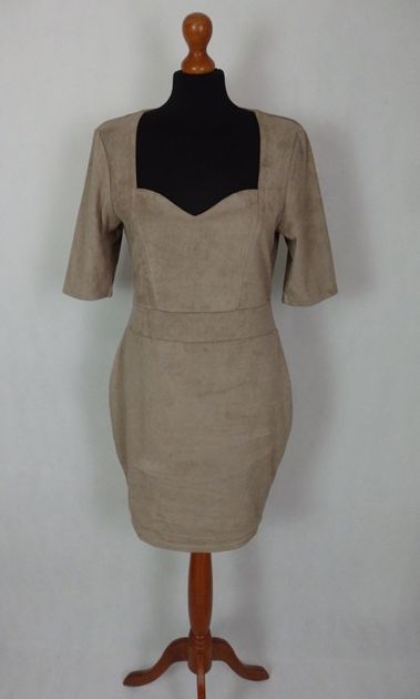 Kvalitné béžové šaty, s