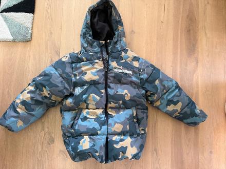 Zimna vetrovka, reserved,146