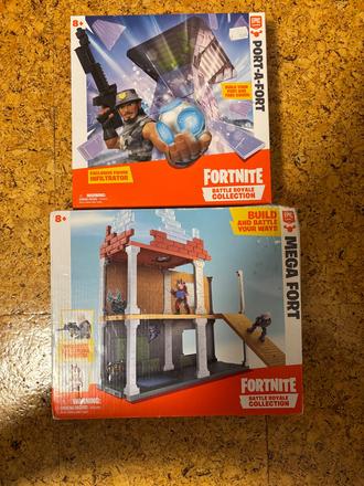 Dve fortnite pevnosti,