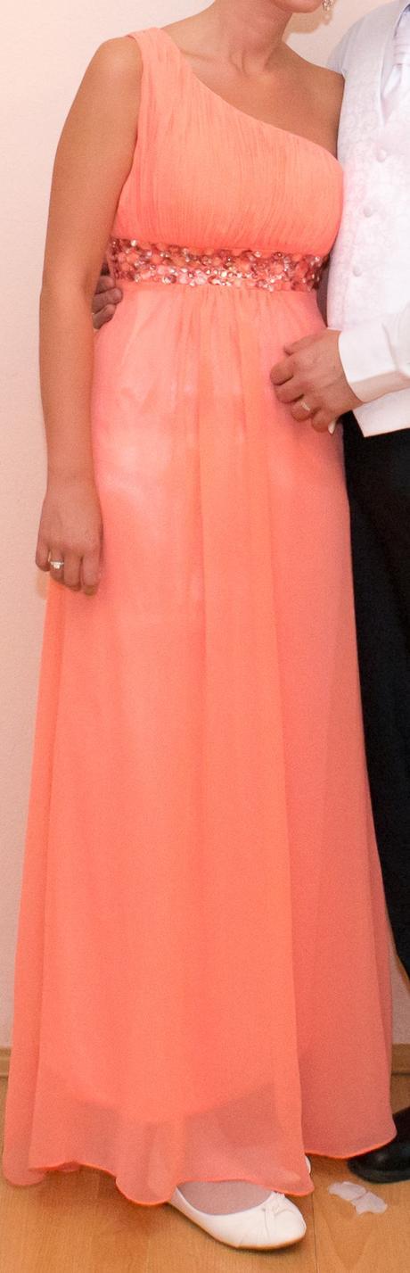 Spolocenske saty, 36