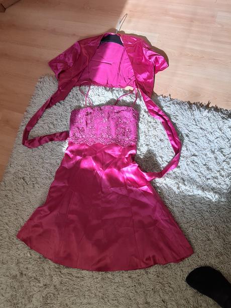 Spoločenské šaty, 38