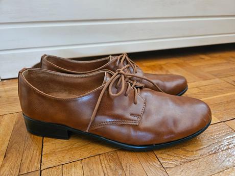 Predam spolocensky oblek pre chlapca na 1.sv.priji, 140