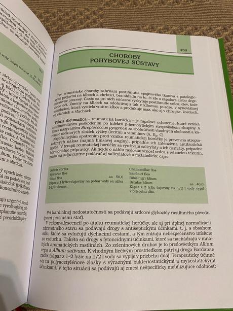 Fytoterapia z pera lekára karol mika  stála 35 eur, 