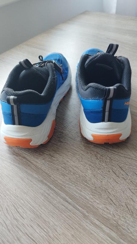Tenisky, 35