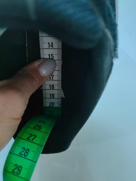 Ľahké látkové tenisky, 32