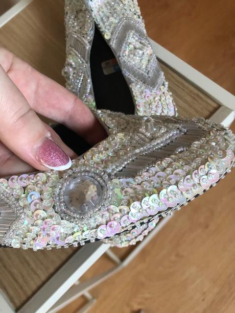 Kvalitne balerina s korálkami, 38