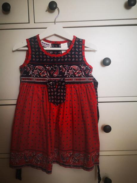 Folklórne šaty, 92