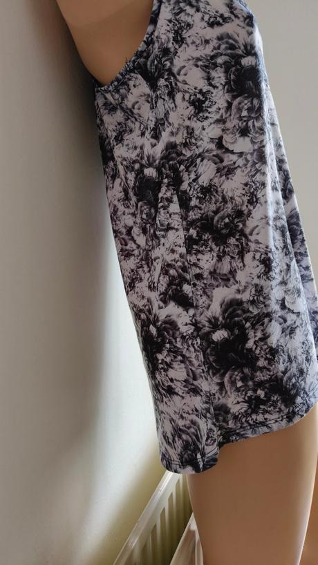 Tričko new yorker čiernobiele kvetinové tielko, amisu,m