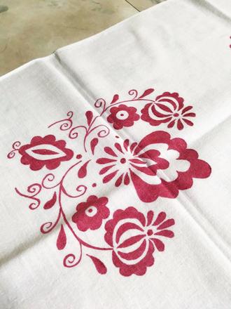 Batistový obrus,