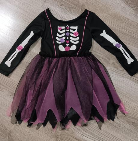 Dievcenske šaty kostra, 