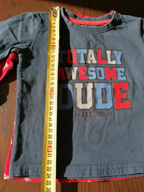 Červeno-modré tričká, piazza italia,98