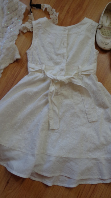 Slávnostné šaty peacocks, 110