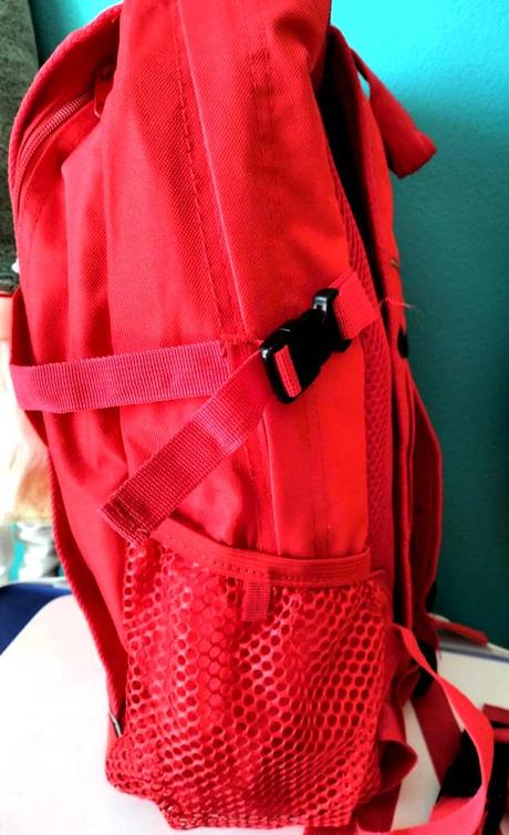 Červený batoh shell, 