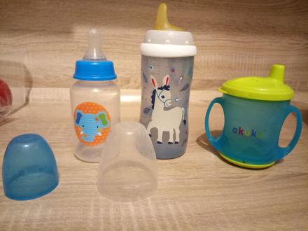 Fľaše a pohárik, nuk