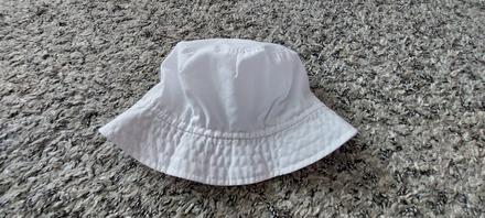 Jemný tenký reguľovateľný klobúčik cca. 110, 110
