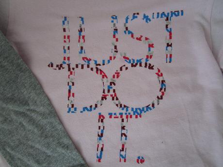 Balík 4 kusov tričiek pre dievčatko vel.98/104, 104–116