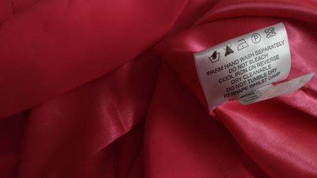 Minišaty s "waterfall" aplikáciou, lipsy london,38