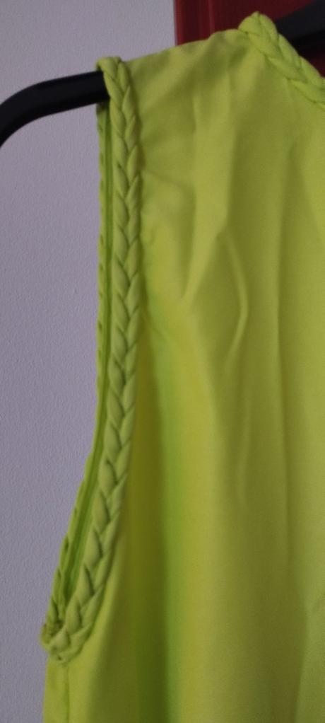 Limetkové šaty, 44
