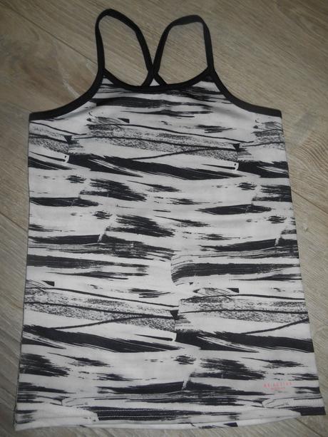 Tielka, reserved,122