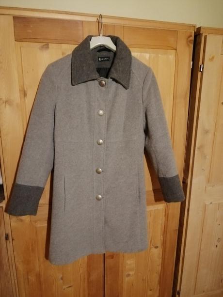 Sivý kabát 36/38 s poštou, m