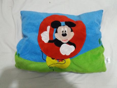 Disney premieňaci vankúšik mickey mouse, 