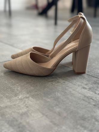 Zatvorené sandále, 37