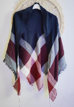 Trojuholníková šatka/ prehoz, 