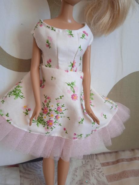 Šaty pre babiku barbie,