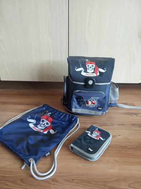 Školská taška+ peračník+ vrecko, 