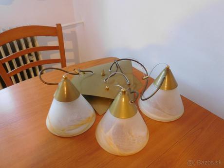 Kuchynský stol +4 x stolička+behúň + luster,