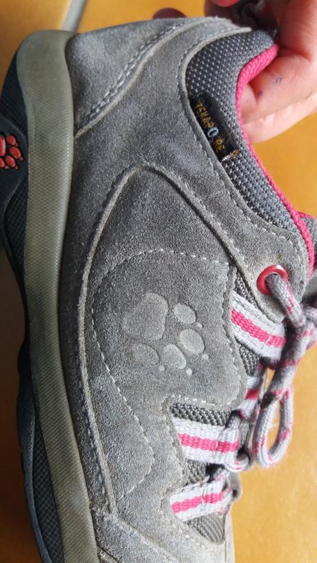 Botasky adidas a nepremokave topánky č.32, jack wolfskin,32