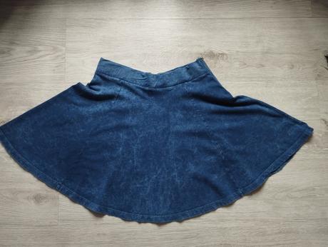 Dievčenská sukňa, 158